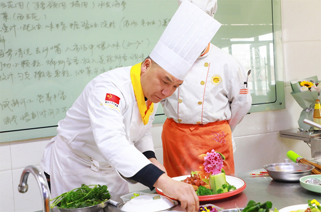 成年人学烹饪技术去哪里？怎么选学校更靠谱？