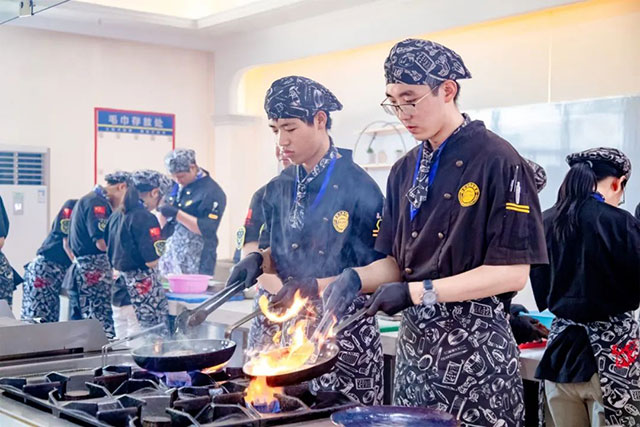 想转行？没经验！什么技术易学会？薪资待遇好？