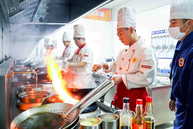 成绩不好升学无望怎么办？来临沂新东方改写未来！