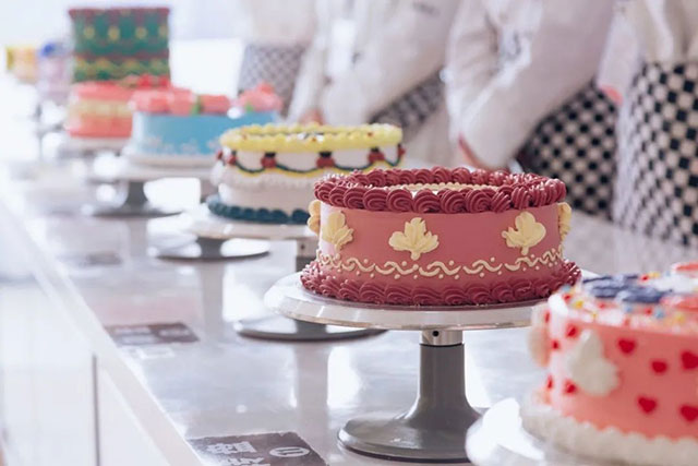 为什么女生适合学西点烘焙？那是对烘焙艺术与魅力的追求.....…