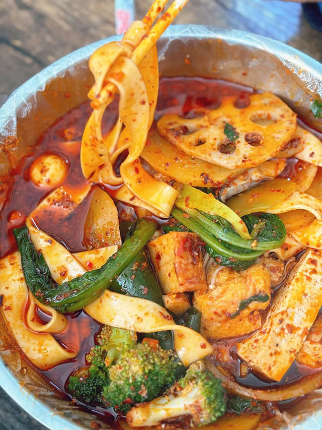 火出圈啦！一碗麻辣烫，带火了一座城，在临沂能学到吗？