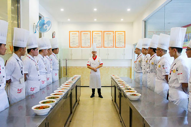 学习厨师的年龄要求是多少岁，学厨师有年龄限制吗