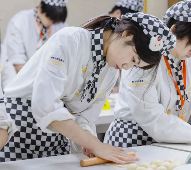 @不满现状的技校生、中专生、职高在读生，来临沂新东方开启全新逆袭人生！