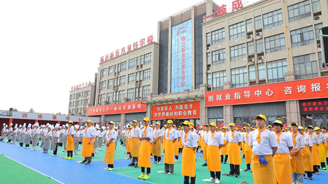 孩子15-16岁不想上学了，十一月转学学烹饪还来得及吗？