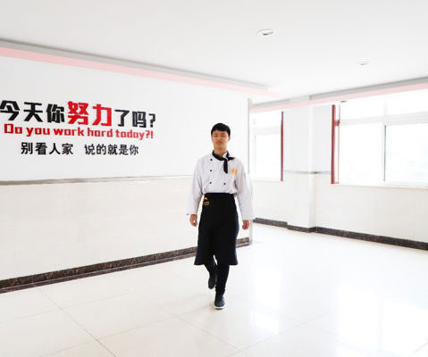 【新生故事】聂成成：哥哥在新东方烹饪学校学厨师，毕业后，工作单位很不错