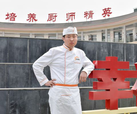 【新生故事】吴超：中专毕业、做过5年销售......27岁的他还是选择到专业院校学厨师