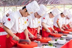 临沂新东方烹饪学校最大的本事，就是让家长放心！